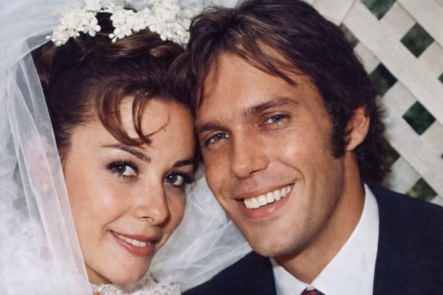 AS TRÊS VERSÕES DE UM ROMANCE EM PAQUETÁ